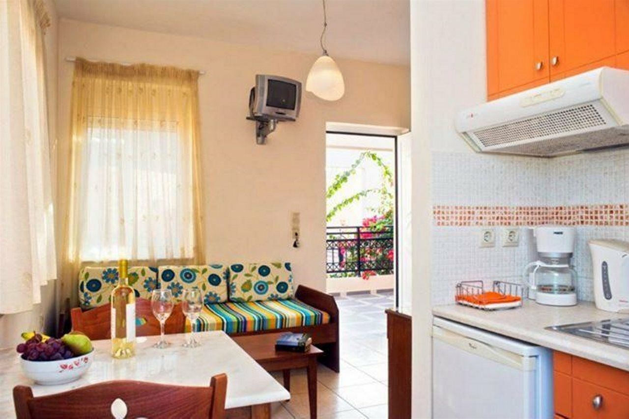 Alfa Hotel Apartments Gerani  エクステリア 写真